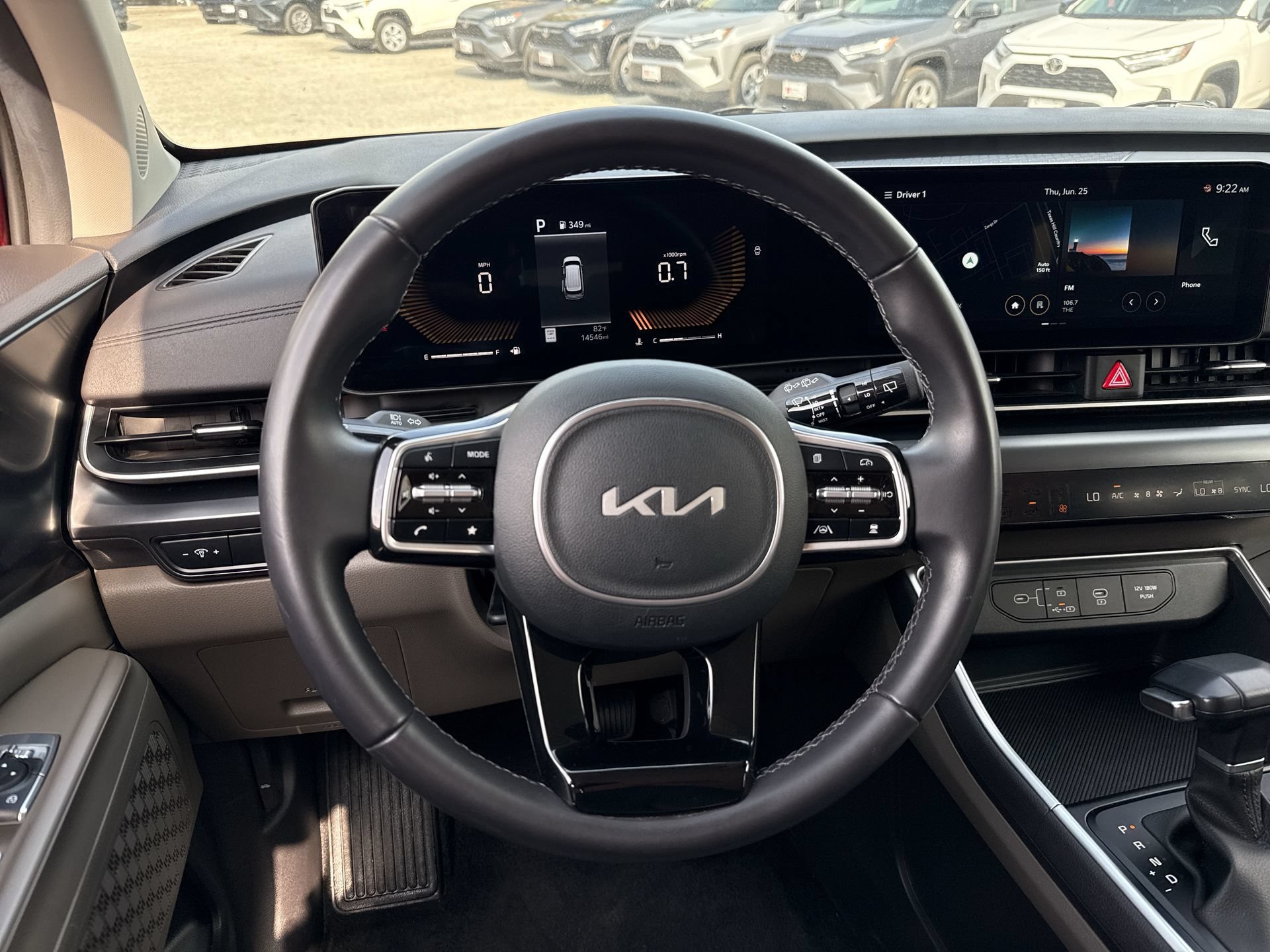 Used 2026 Kia Carnival FWD image 11