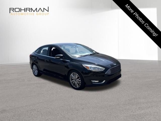Used 2018 Ford Focus Titanium w/ Titanium Technology Package FWD image 3