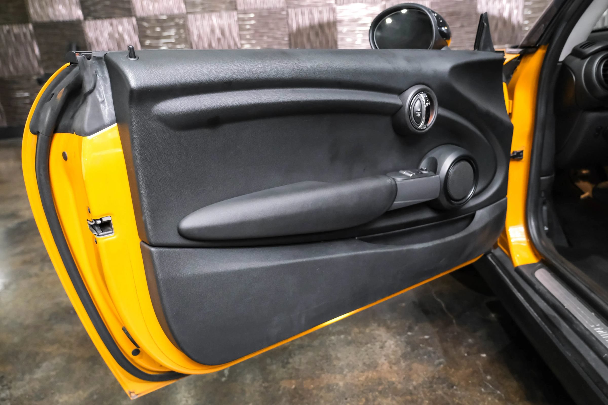 Used 2014 MINI Cooper 2-Door Hardtop FWD image 32