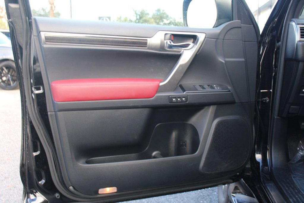 Used 2023 Lexus GX 460 Premium w/ Premium Package image 11