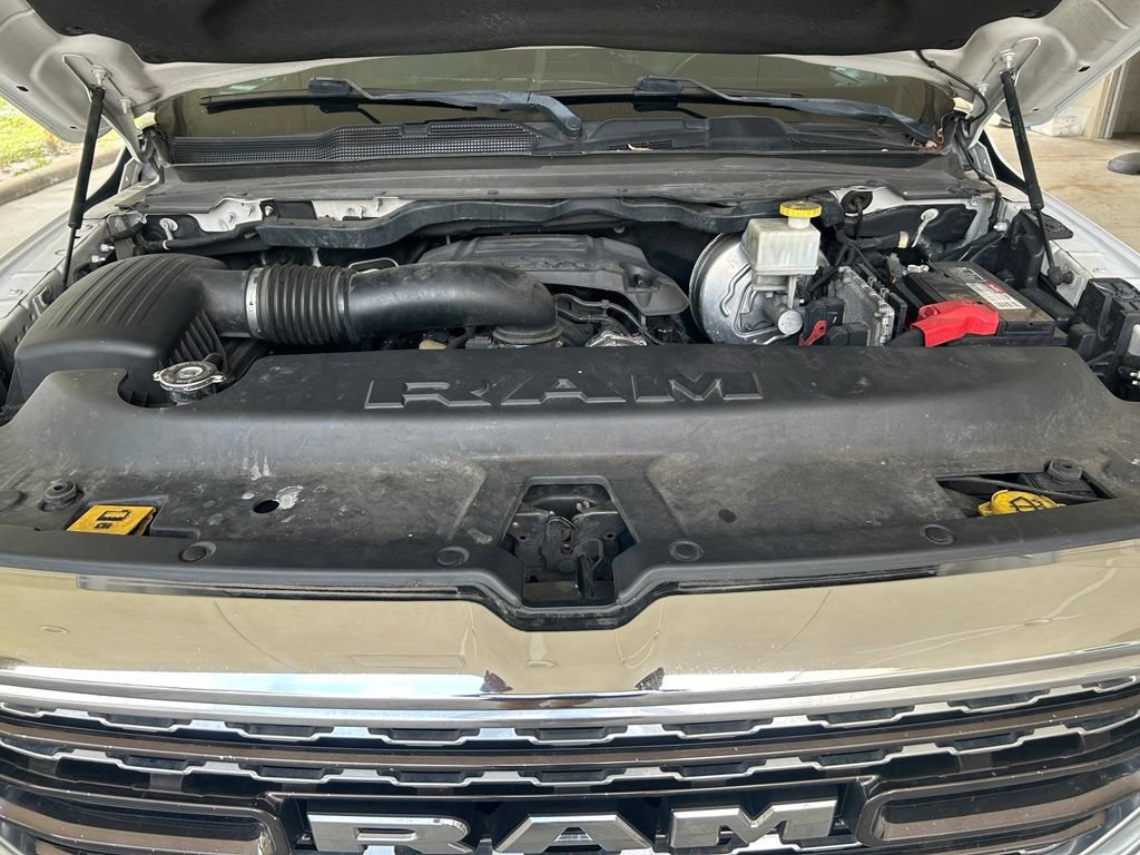 Used 2020 RAM 1500 Limited w/ Body Color Bumper Group RWD image 9