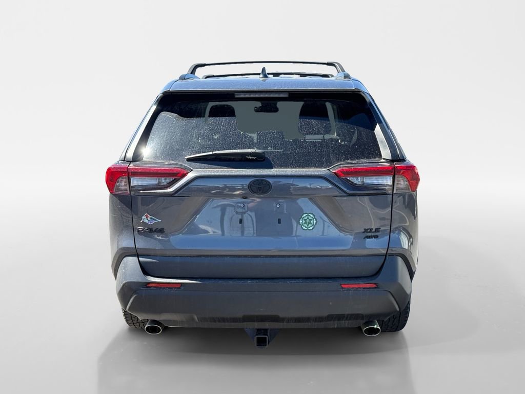 Used 2021 Toyota RAV4 XLE AWD/4WD image 4