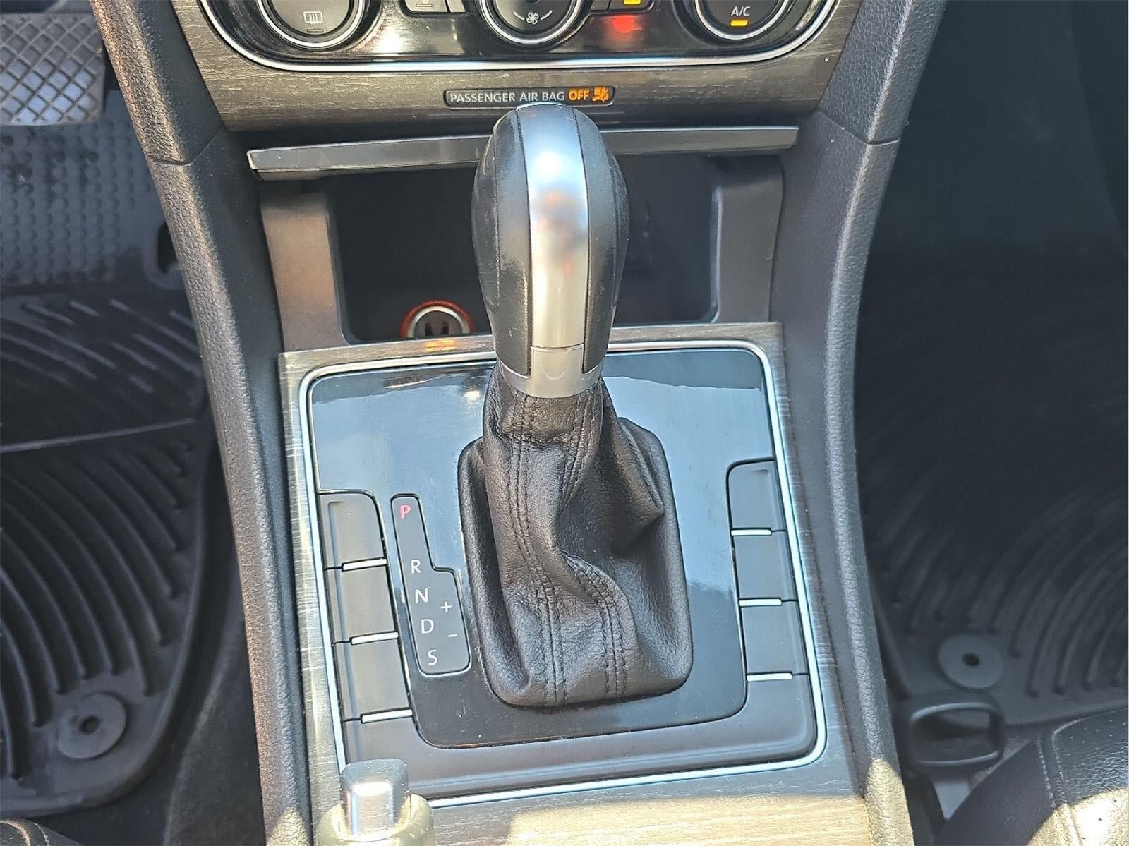 Used 2016 Volkswagen Passat 1.8T SE FWD image 17