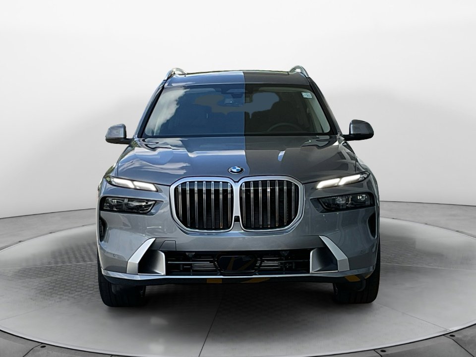 Certified 2026 BMW X7 xDrive40i image 2