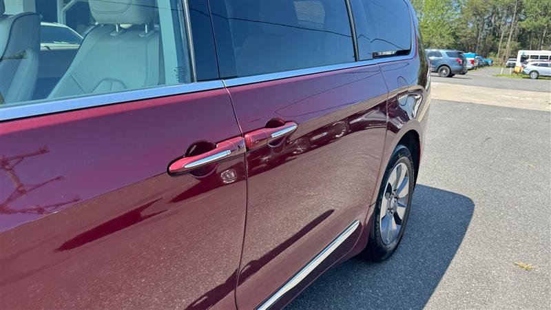 Used 2018 Chrysler Pacifica Limited w/ Advanced Safetytec Group FWD image 16