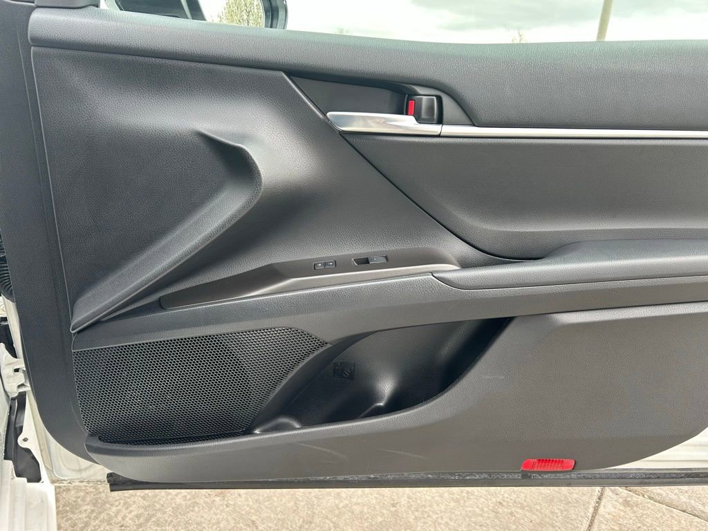 Used 2023 Toyota Camry SE image 29