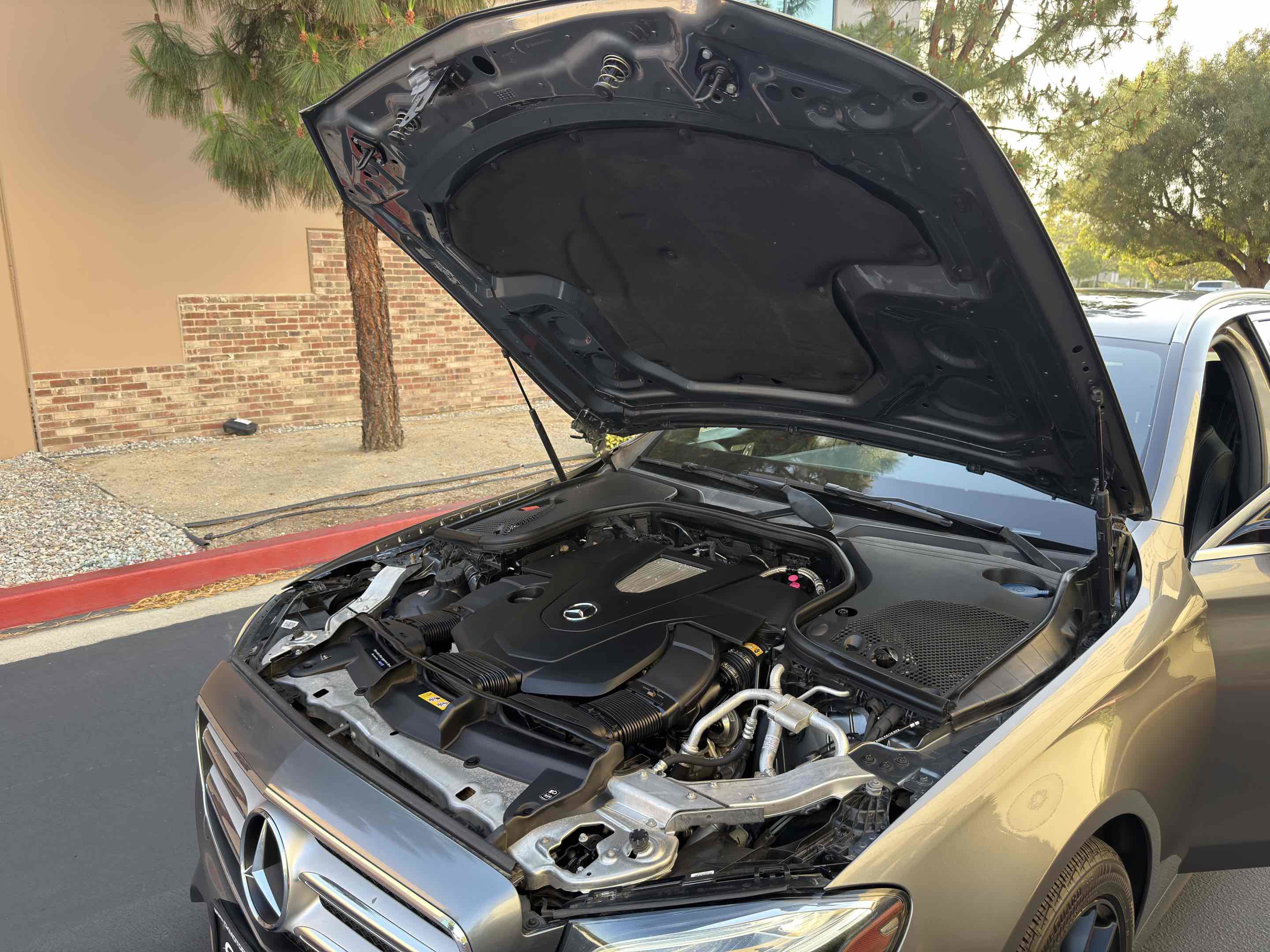 Used 2017 Mercedes-Benz E 400 4MATIC Wagon image 95