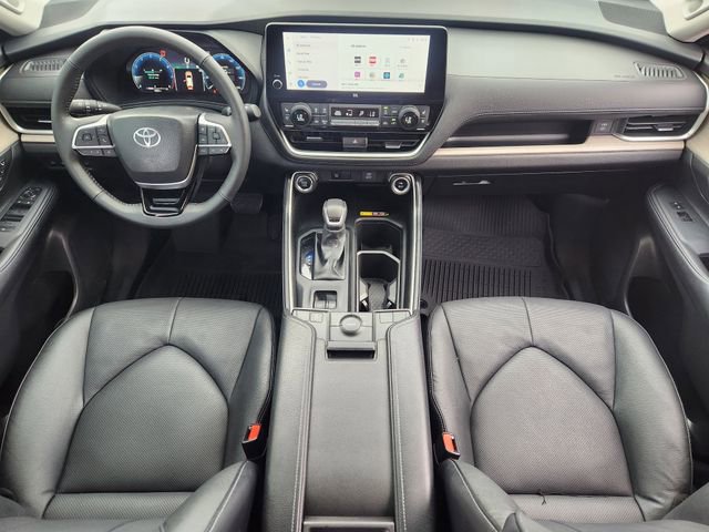 Used 2025 Toyota Grand Highlander FWD image 27