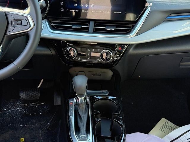 Used 2025 Chevrolet Trax LT w/ Driver Confidence Package image 15