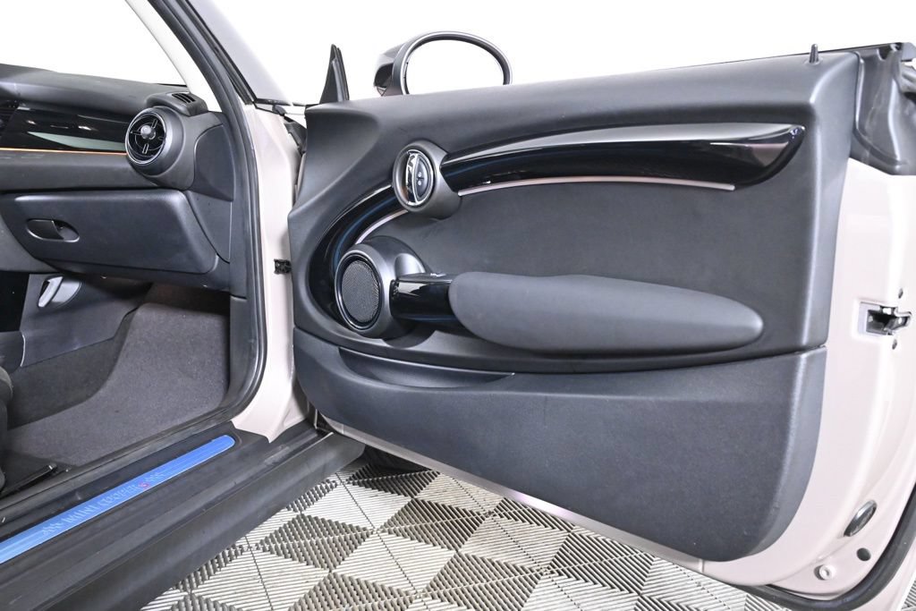 Used 2023 MINI Cooper S w/ Signature Upholstery Package FWD image 26