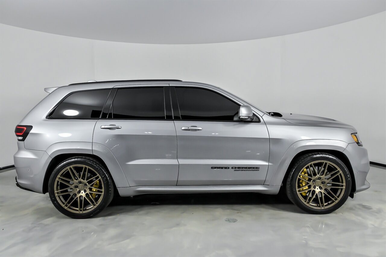 Used 2021 Jeep Grand Cherokee Trackhawk AWD/4WD image 14