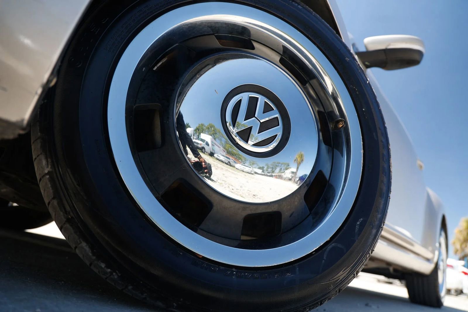 Used 2012 Volkswagen Beetle 2.5 image 24
