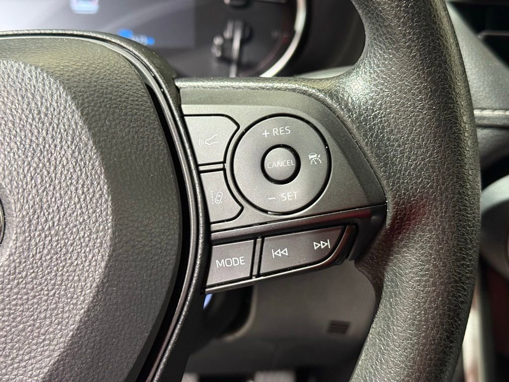 Certified 2025 Toyota RAV4 LE AWD/4WD image 24