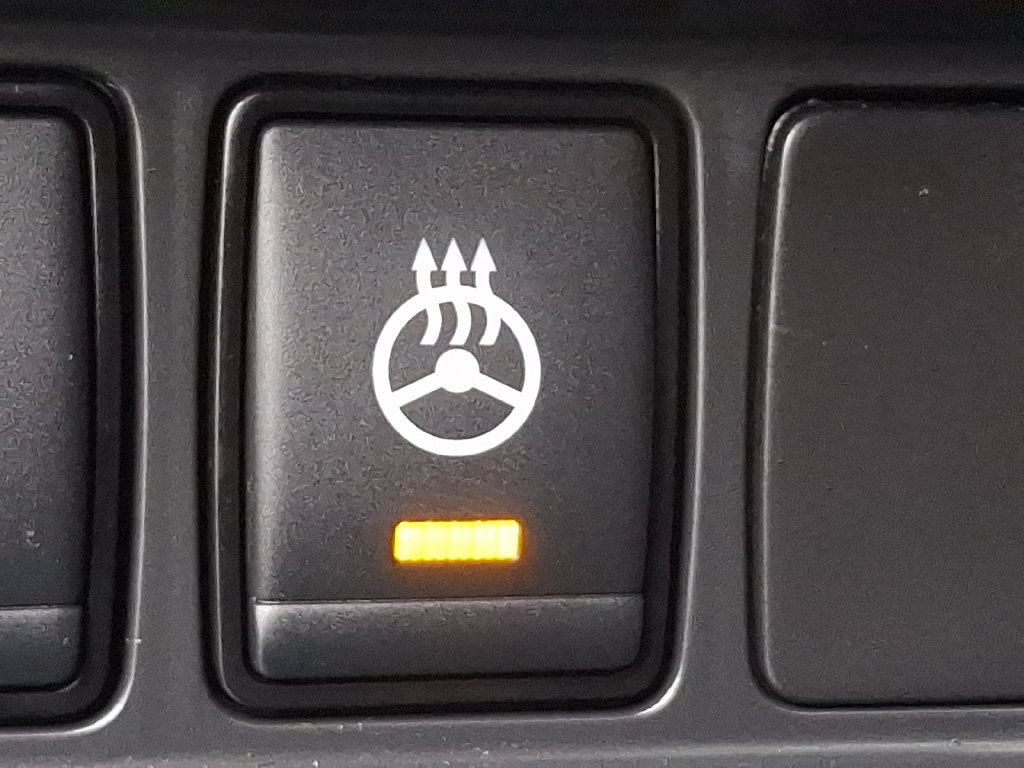 Used 2022 Nissan Maxima SR w/ Sport Mat Group FWD image 27