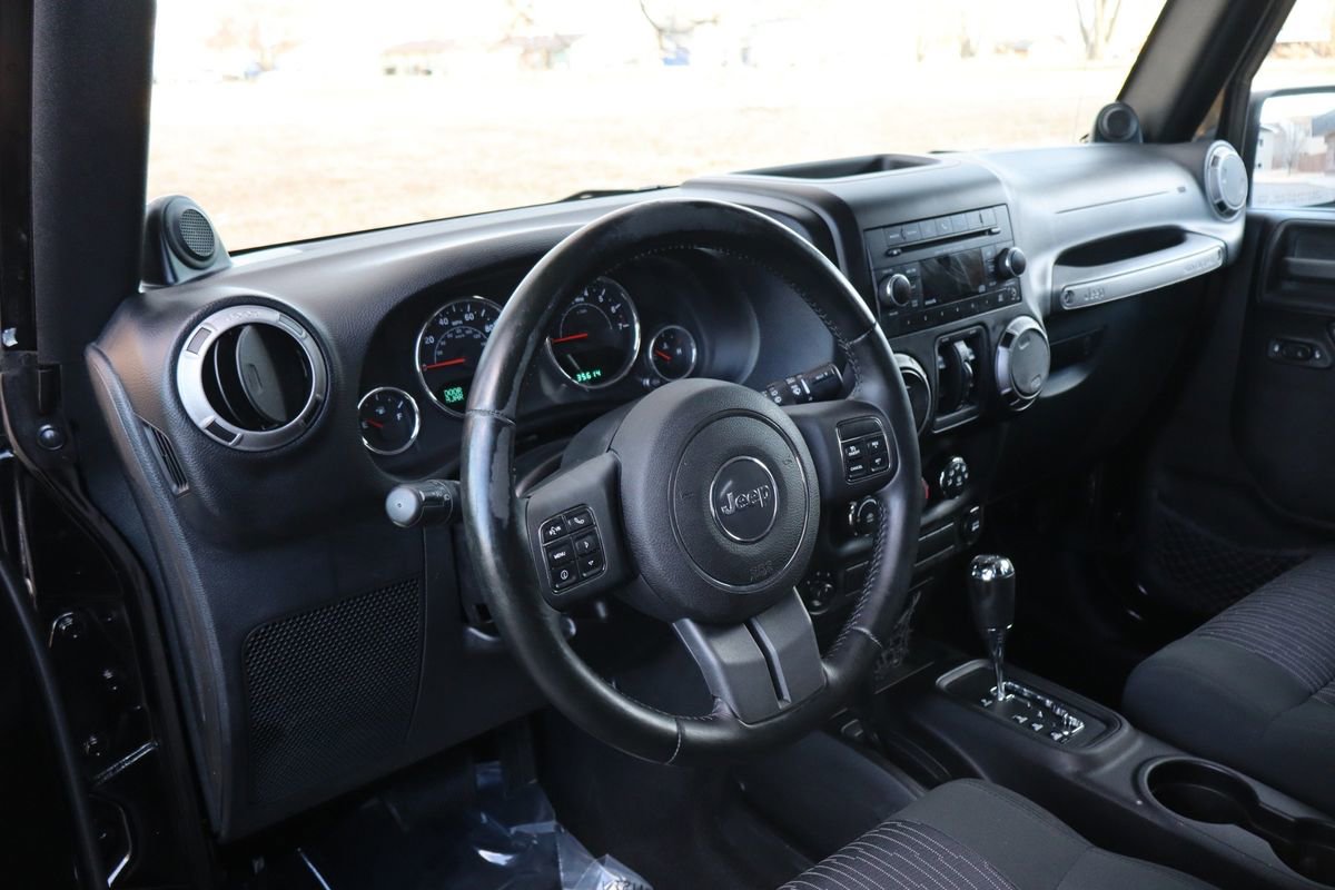 Used 2012 Jeep Wrangler Unlimited Sport image 16