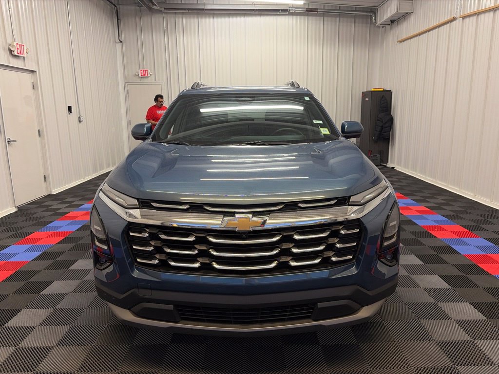 Used 2025 Chevrolet Equinox LT w/ Convenience Package II AWD/4WD image 9