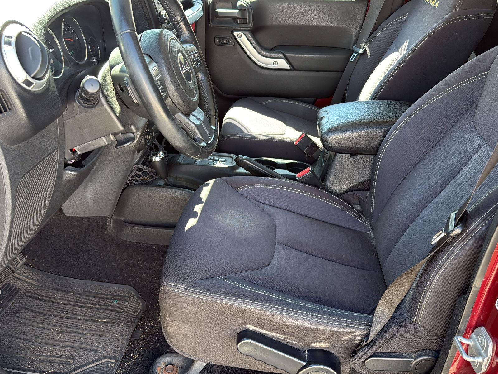 Used 2013 Jeep Wrangler Unlimited Sahara AWD/4WD image 7
