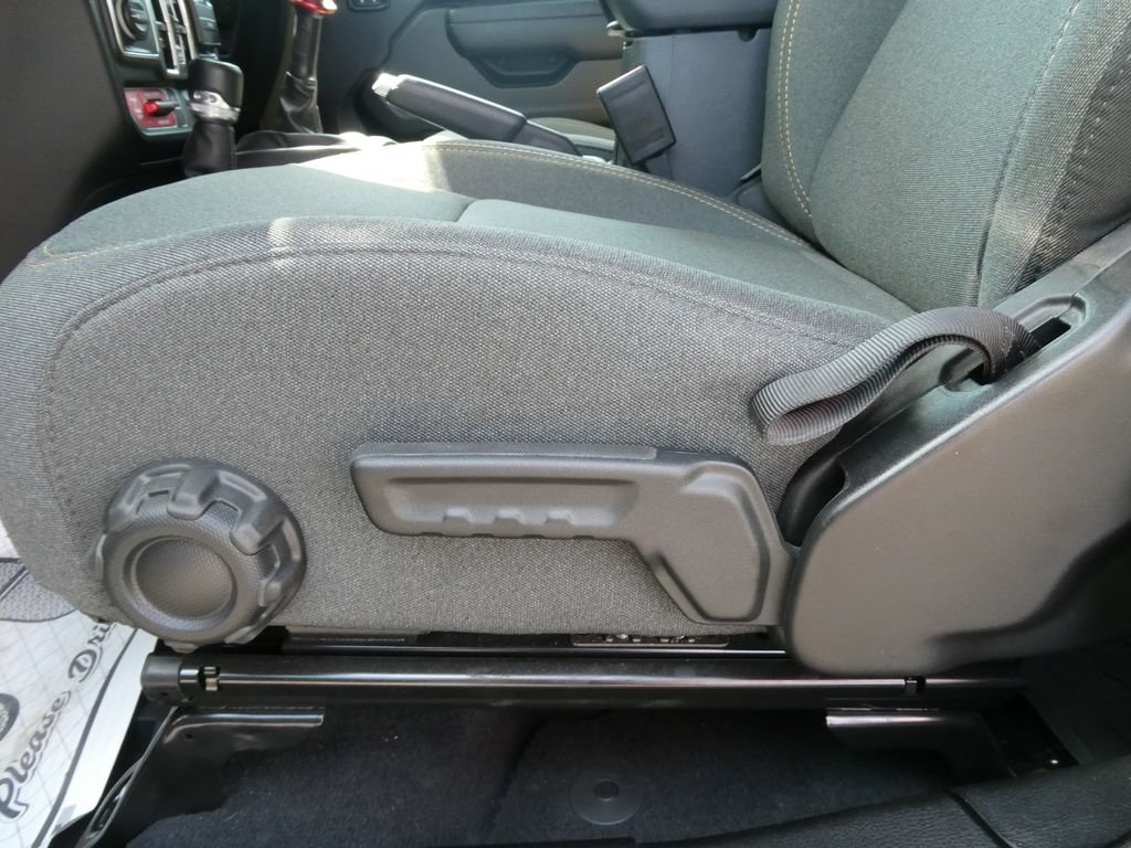 Used 2025 Jeep Wrangler Unlimited Sport AWD/4WD image 23