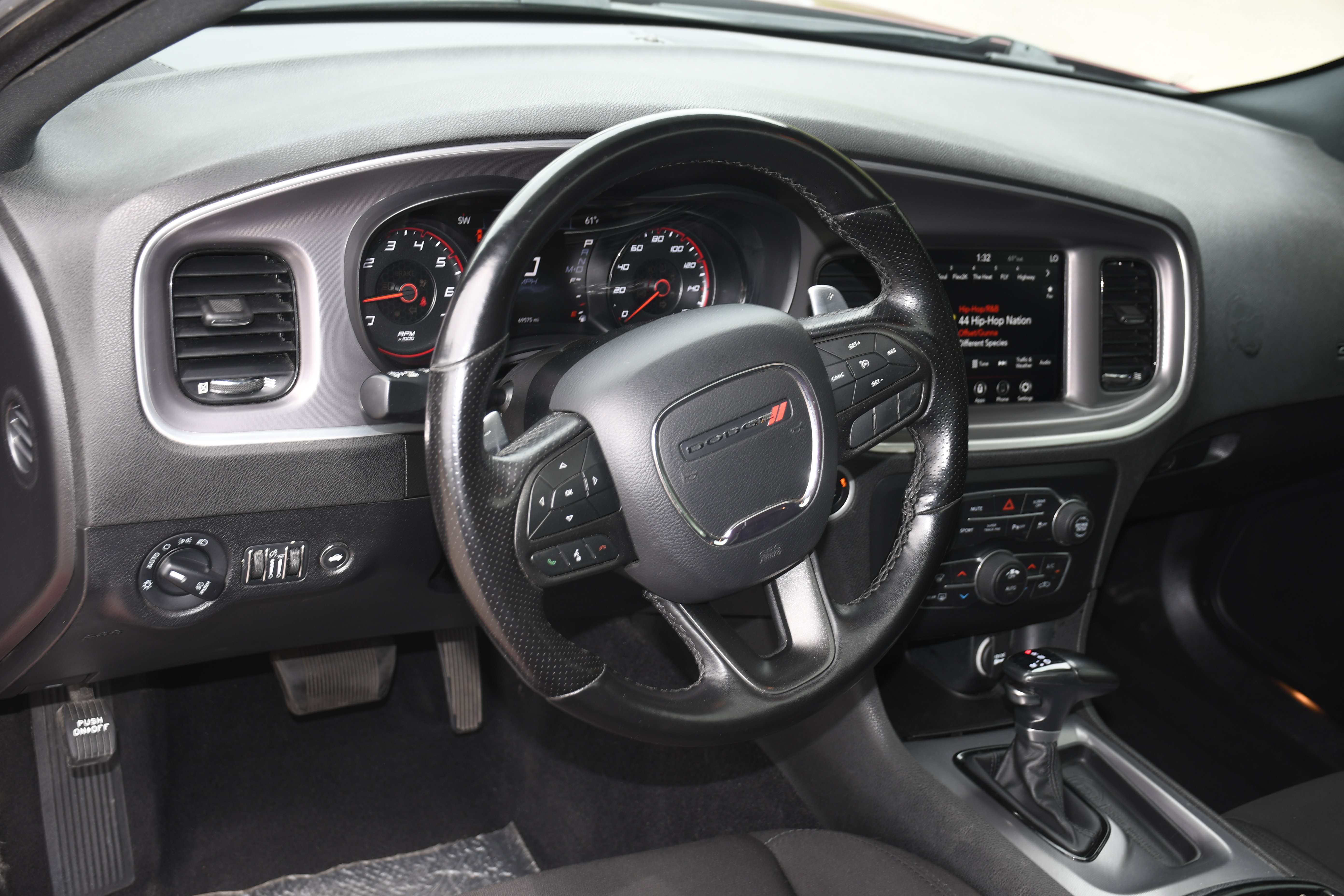 Used 2022 Dodge Charger R/T w/ Blacktop Package image 9