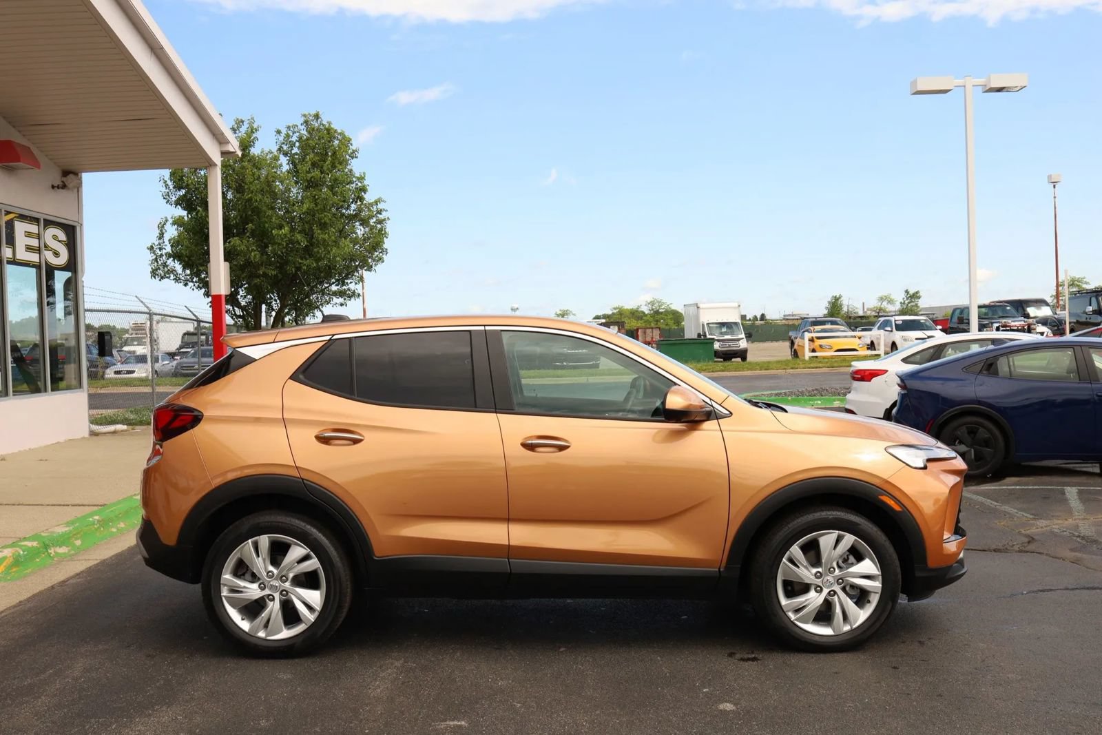 Used 2025 Buick Encore GX Preferred w/ Advanced Technology Package AWD/4WD image 4