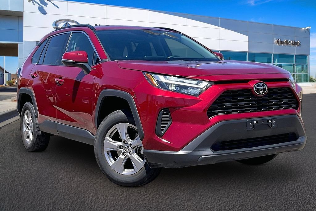 Used 2025 Toyota RAV4 XLE AWD/4WD image 12