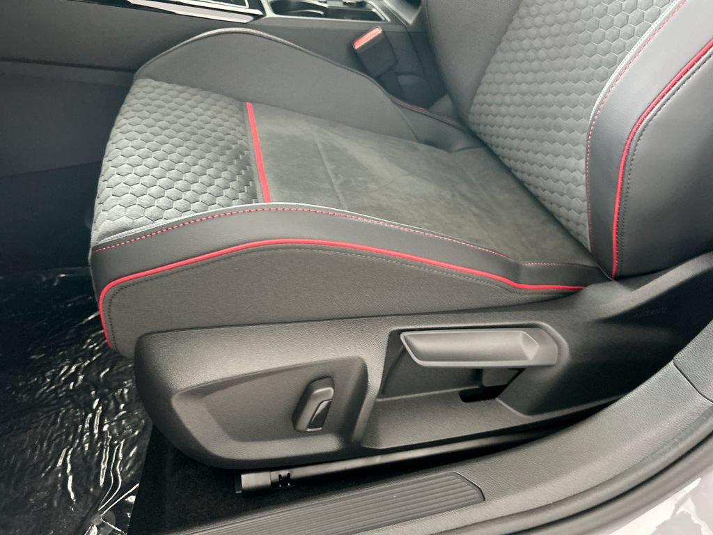 New 2026 Volkswagen GTI SE FWD image 11