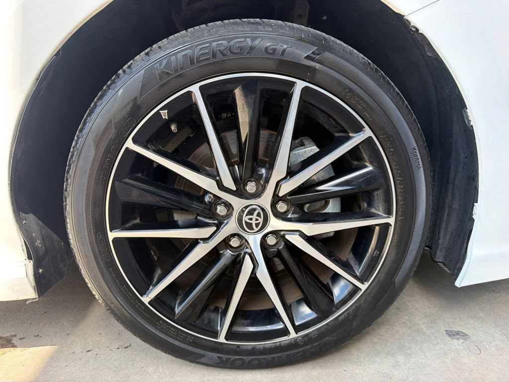 Used 2023 Toyota Camry SE FWD image 9