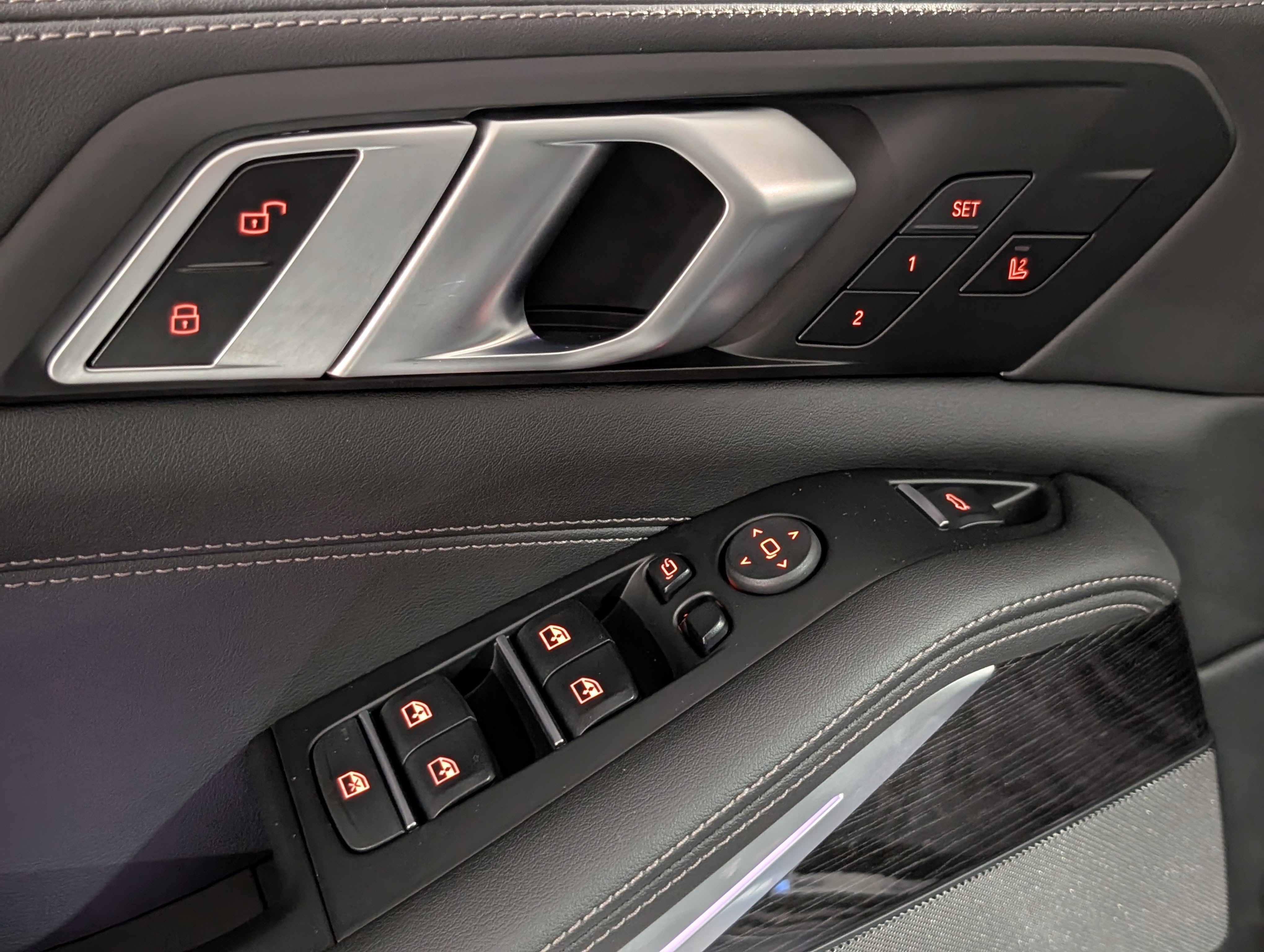 Used 2024 BMW X5 M60i w/ Climate Comfort Package image 18