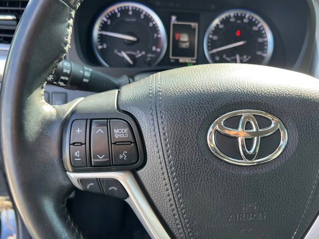 Used 2018 Toyota Highlander Limited image 23