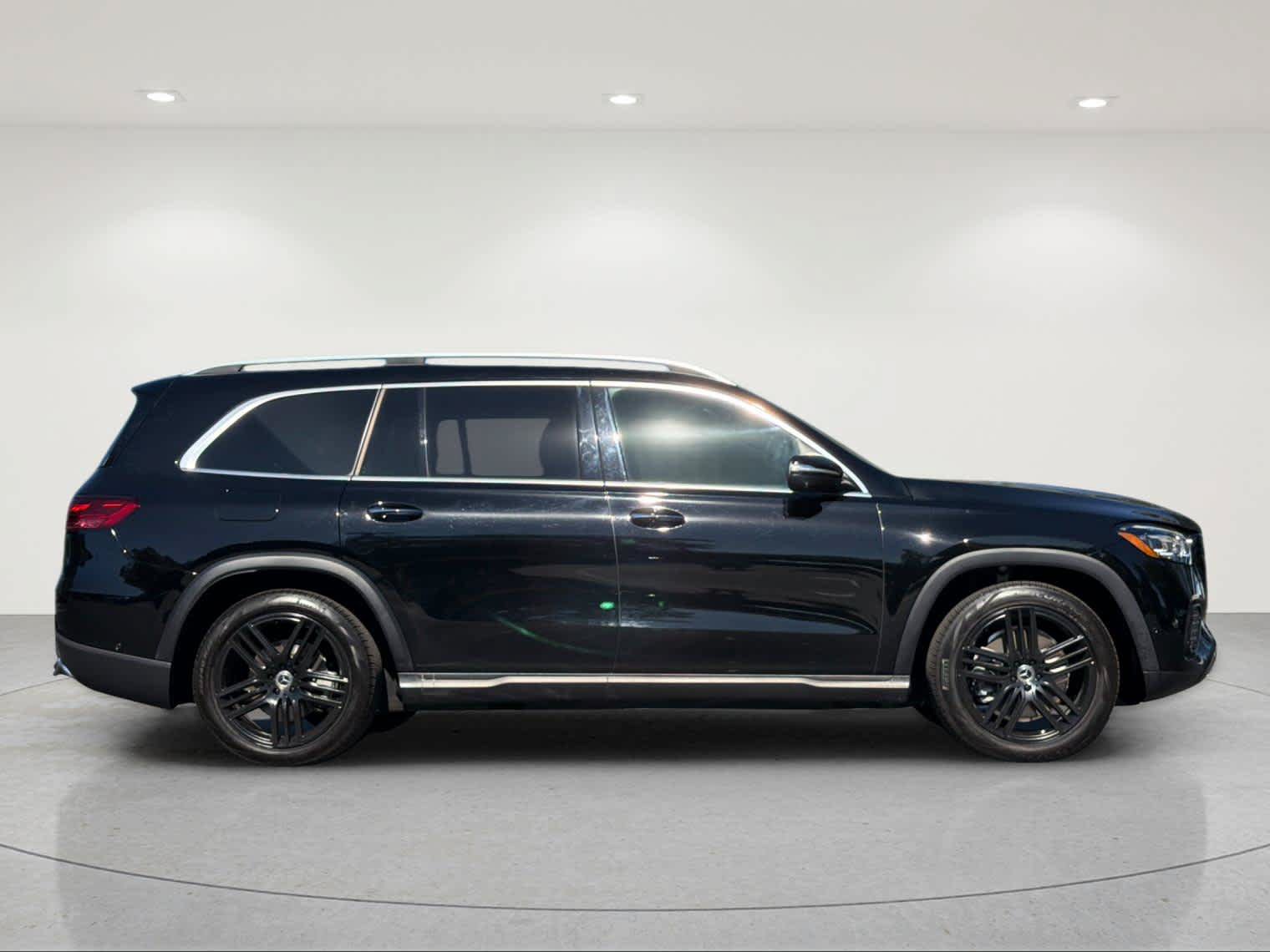 Certified 2024 Mercedes-Benz GLS 450 4MATIC image 6