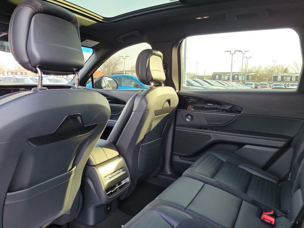 Certified 2024 Lincoln Nautilus Reserve w/ Equipment Group 202A image 15