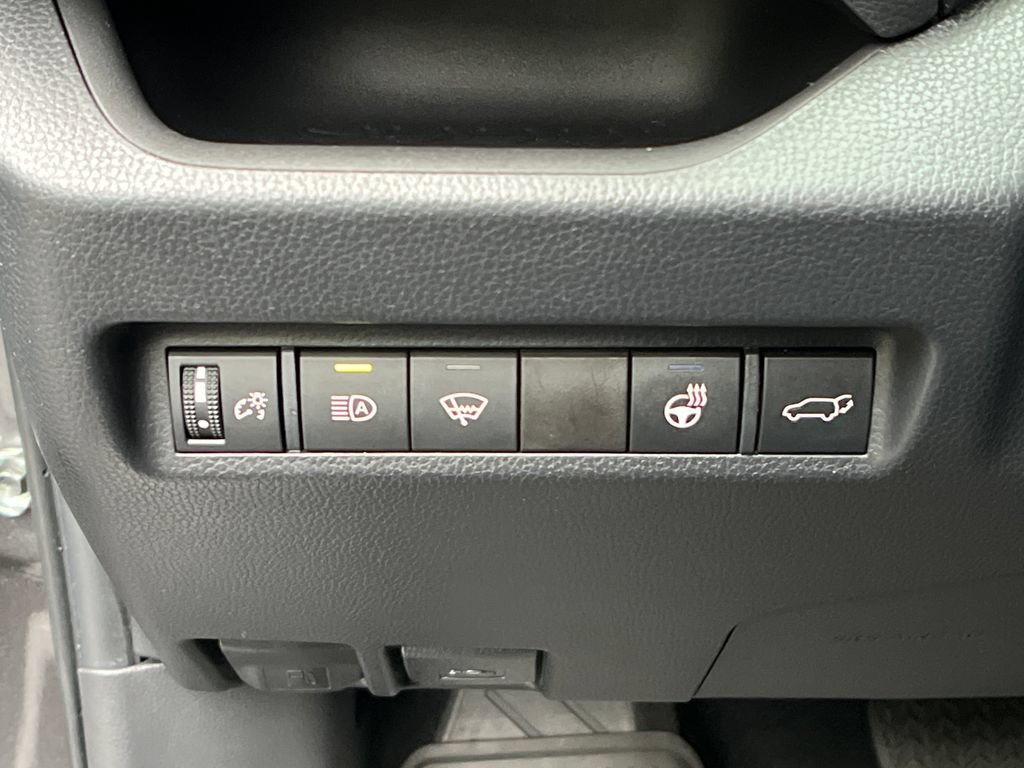 Used 2022 Toyota RAV4 XLE w/ Convenience Package AWD/4WD image 28