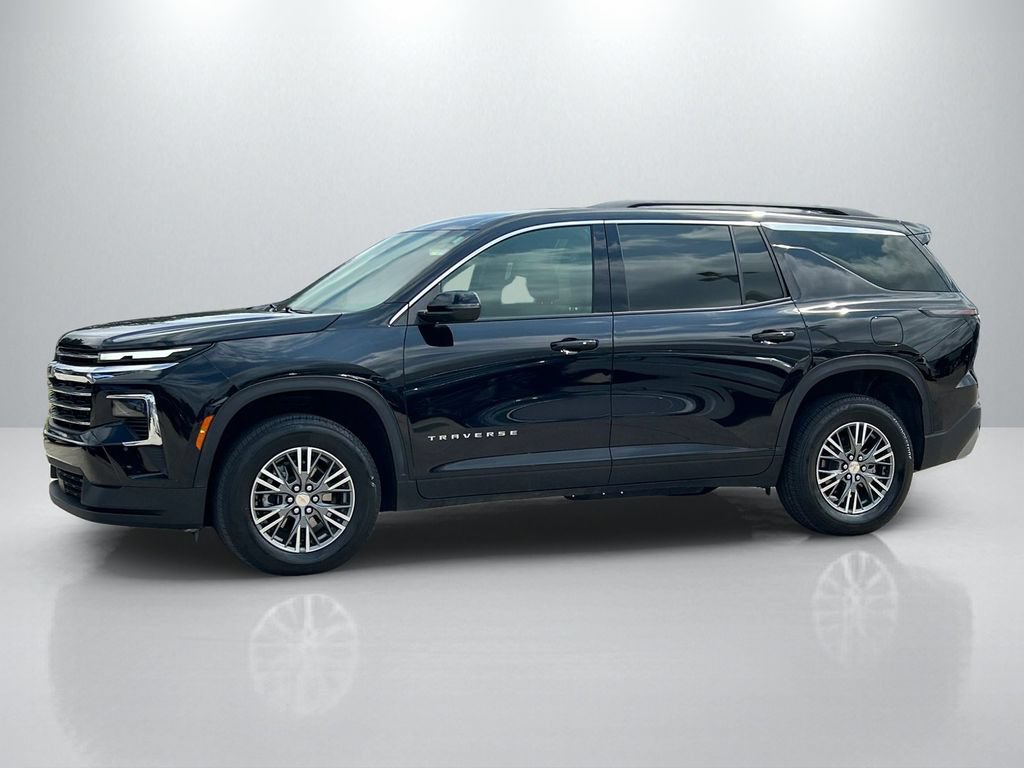 Used 2025 Chevrolet Traverse LT FWD image 8