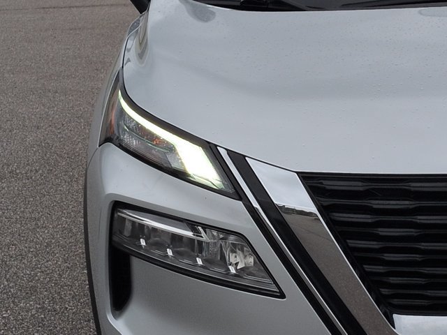 Used 2023 Nissan Rogue SV FWD image 11