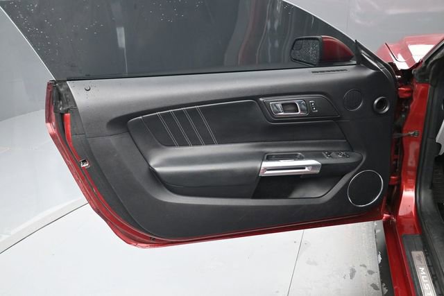 Used 2015 Ford Mustang Premium RWD image 9