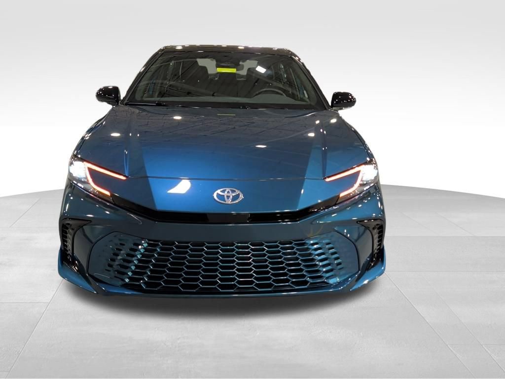 Used 2025 Toyota Camry XSE image 2