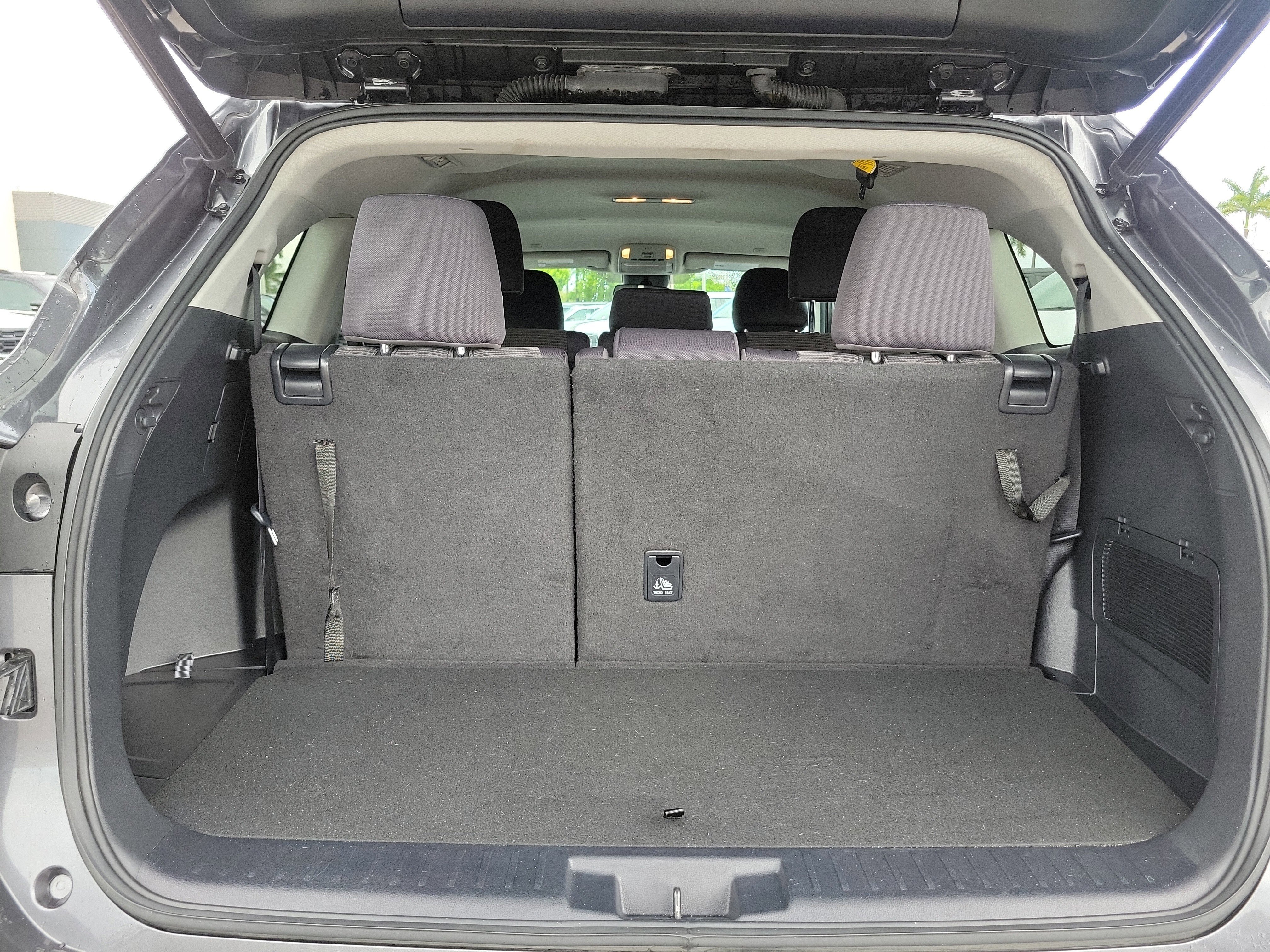 Used 2023 Toyota Highlander LE FWD image 16