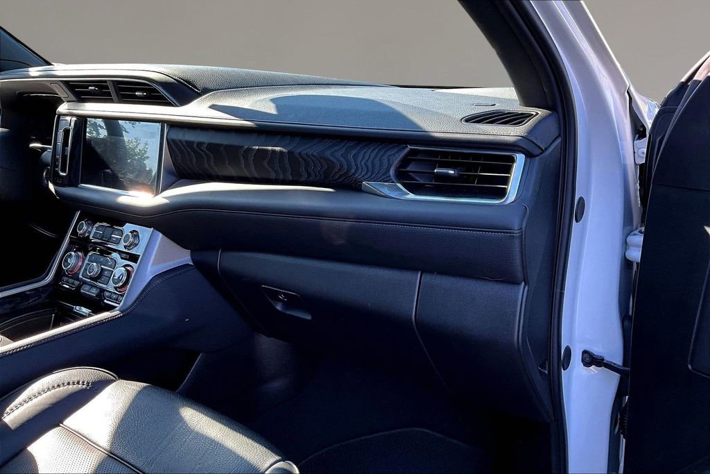 Used 2024 GMC Yukon Denali AWD/4WD image 24