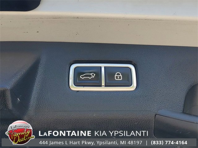 Used 2023 Kia Sorento EX image 32