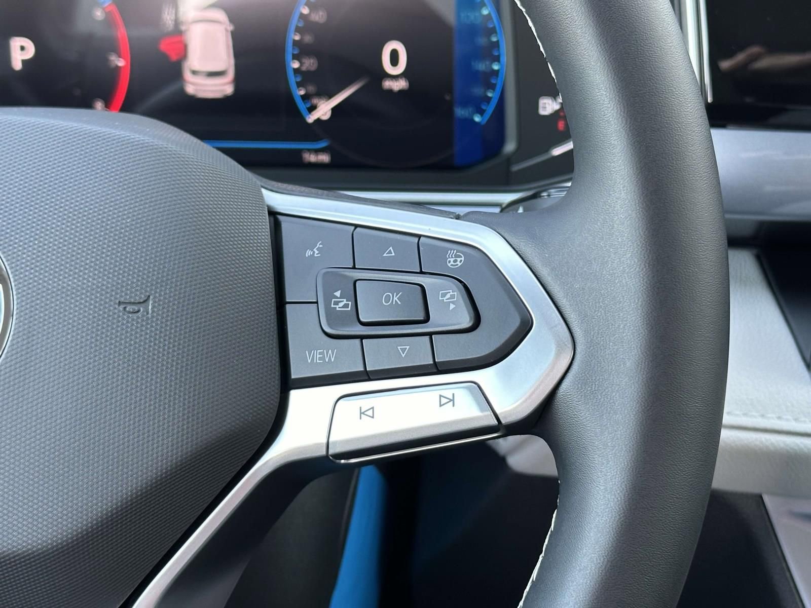 New 2025 Volkswagen Taos SEL image 14