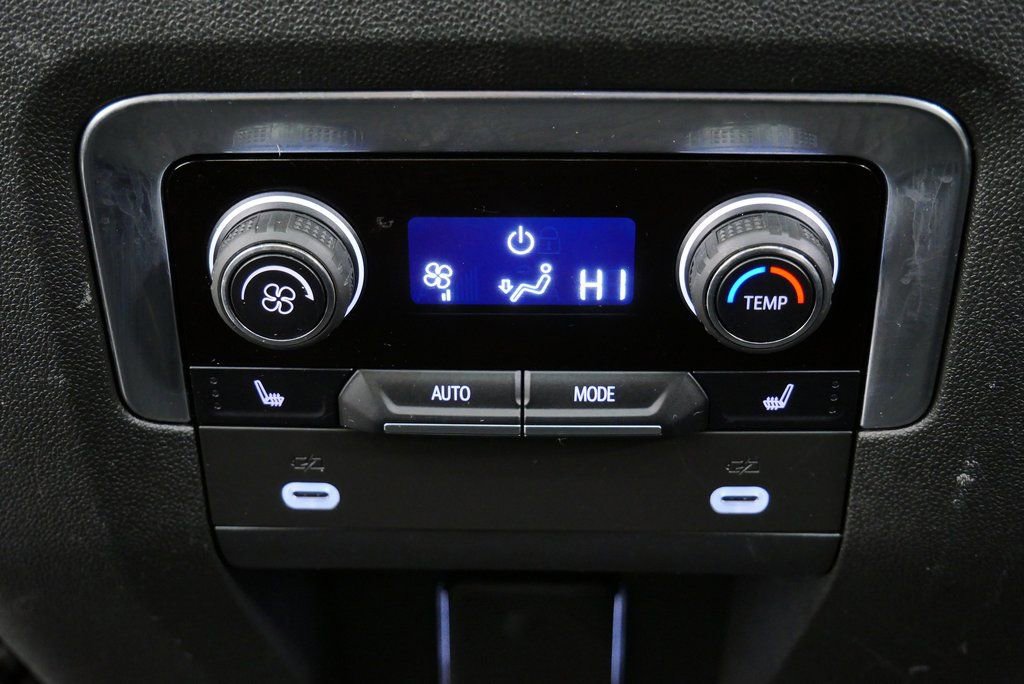 Used 2021 Chevrolet Suburban High Country w/ Premium Package image 26