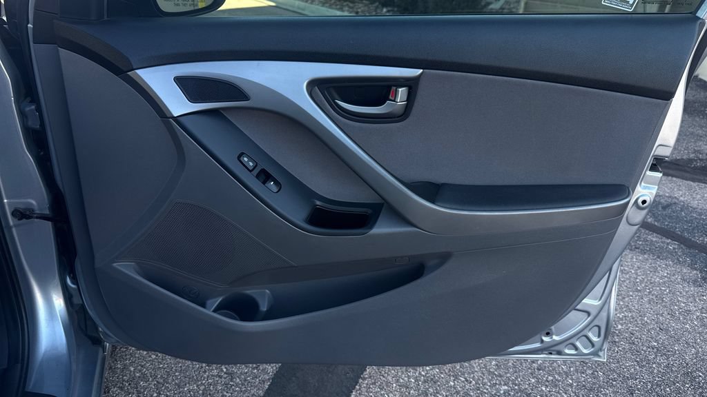 Used 2016 Hyundai Elantra SE w/ Option Group 02 FWD image 25
