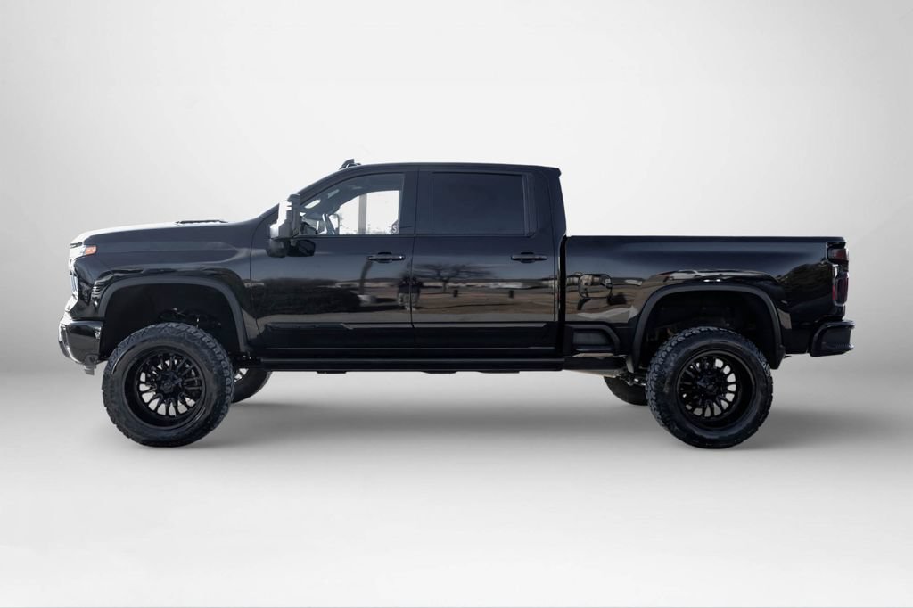 Used 2024 Chevrolet Silverado 3500 High Country w/ High Country Premium Package AWD/4WD image 9