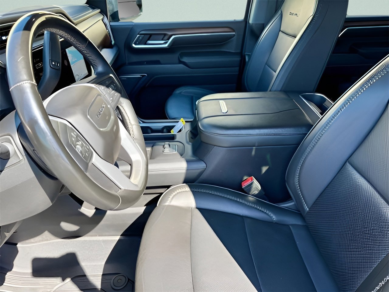 Used 2024 GMC Sierra 2500 Denali w/ Technology Package image 9