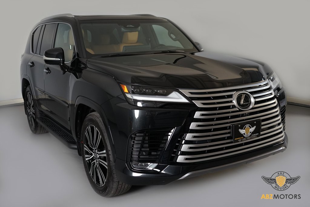 Used 2026 Lexus LX 600 4WD w/ Luxury Package image 2