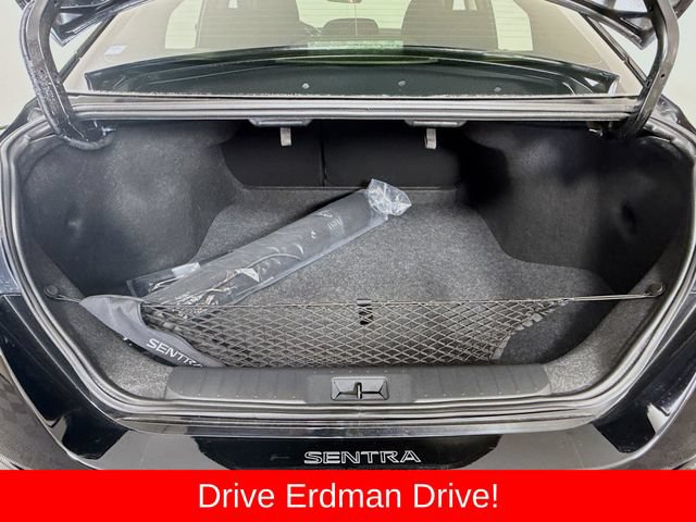 Used 2025 Nissan Sentra SR w/ Midnight Edition FWD image 33