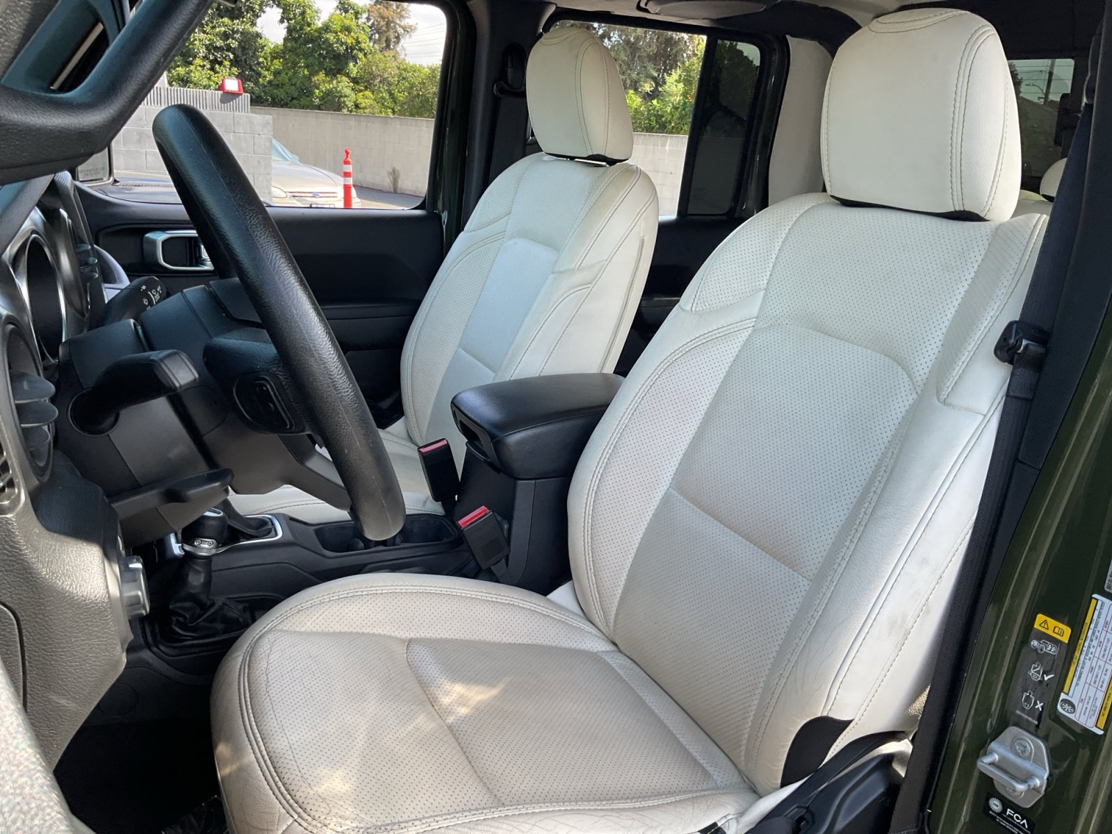 Used 2023 Jeep Gladiator Sport AWD/4WD image 18