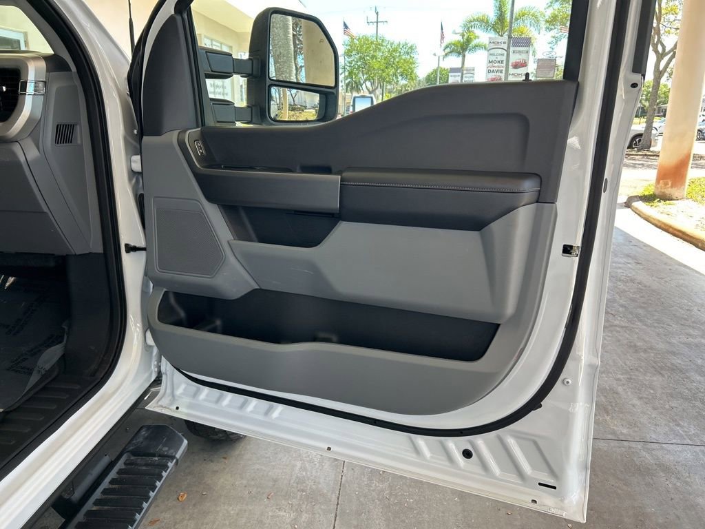 Used 2025 Ford F450 XLT image 28