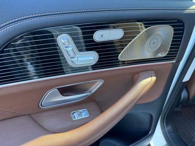 Used 2024 Mercedes-Benz GLS 450 4MATIC image 43