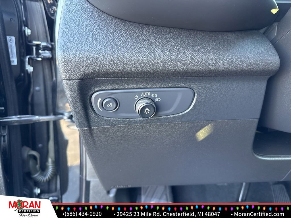 Used 2022 Buick Envision Essence w/ Safety Package image 17